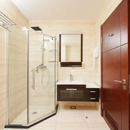 Family Zane מלון פג