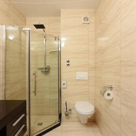 Family Zane מלון פג