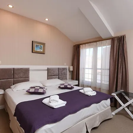 Hotel Family Zane Pag Town