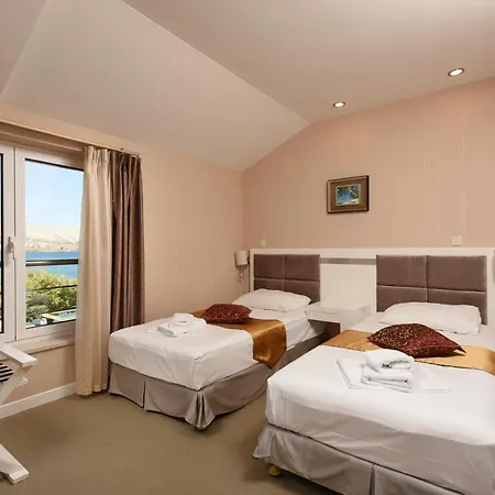 Family Zane Pag Town