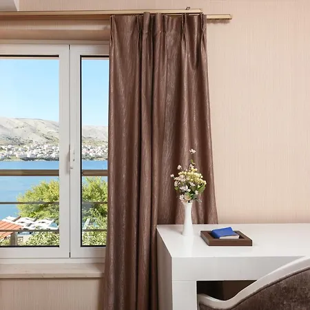 Family Zane Hotel Pag Town