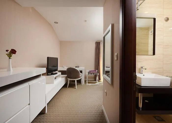 Hotel Family Zane Pag Town