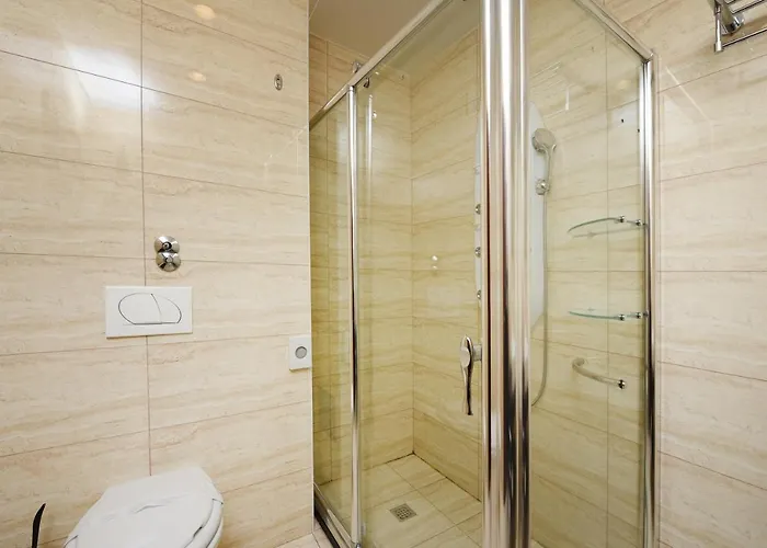 فندق Family Zane 4*