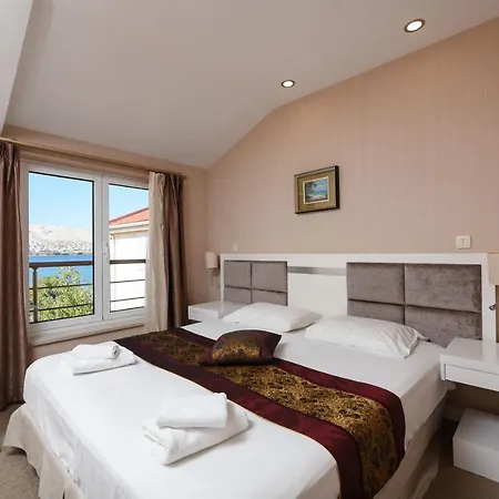 فندق Family Zane 4*