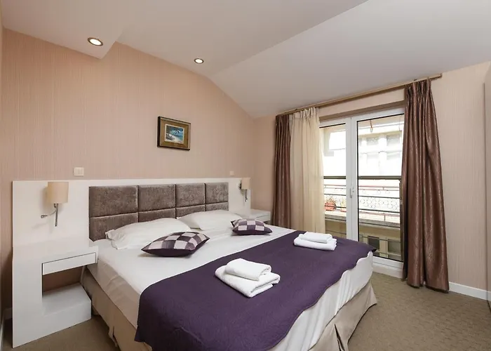 Family Zane 4* باغ