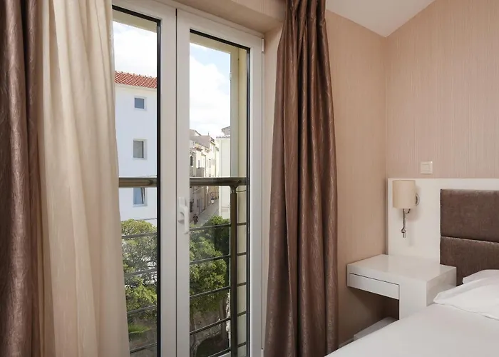 Hotel Family Zane Pag Town