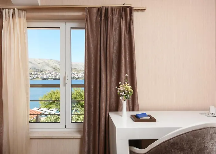 Family Zane Hotel Pag Town